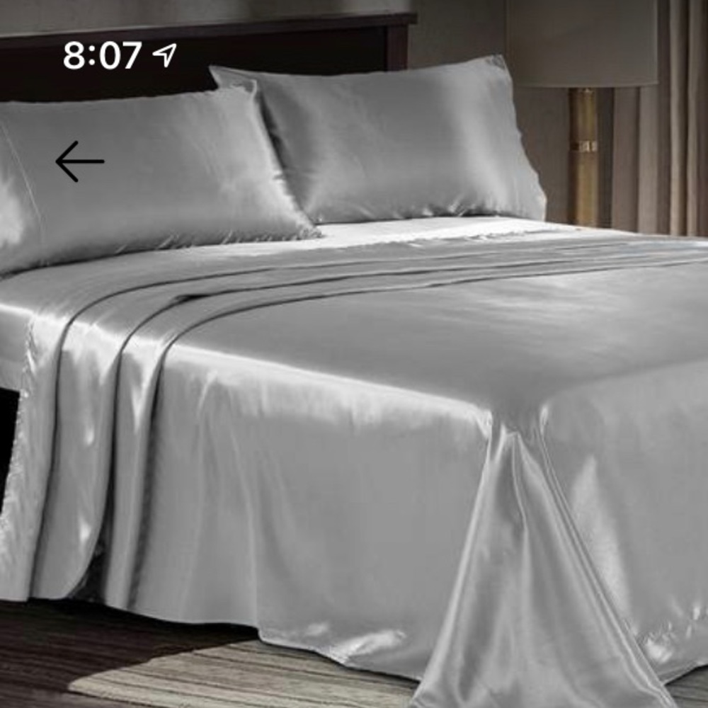 SATIN KING SHEETS - Gray - Ultra Soft - with 2 king pillow cases 🖤